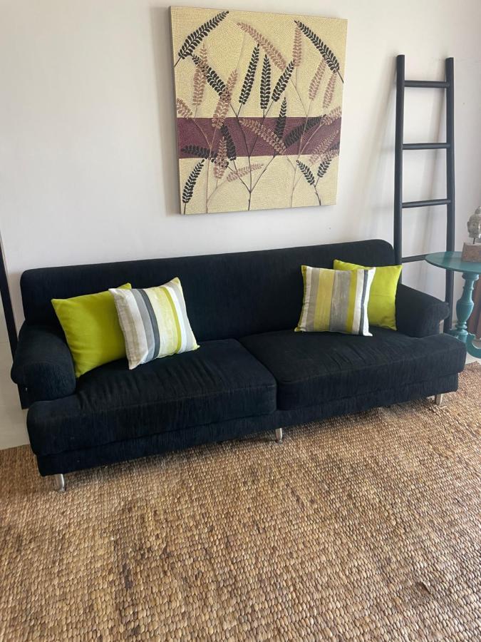 Stylish 2 Bedroom Penthouse Apt, Newly Refreshed, 50 Mbps, Pool, Gym, Resto Kuta Lombok Exterior foto